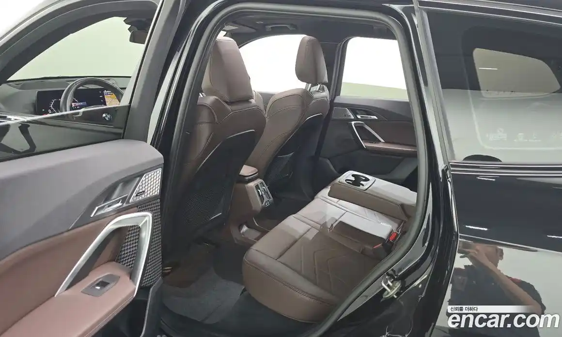 BMW X1 2023 2.0 автомат (гидро), фото 18