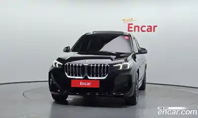 BMW X1 2023 2.0 автомат (гидро), миниатюра 3