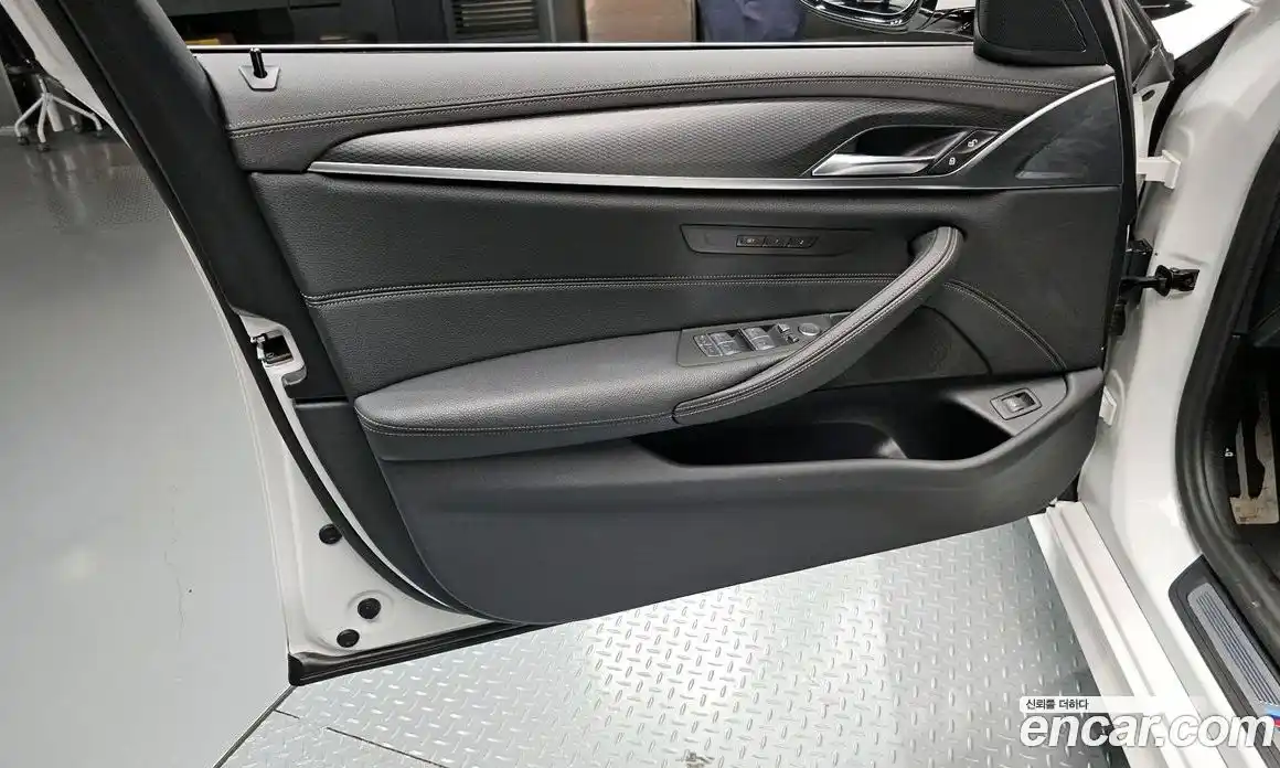 BMW 5 серия 2023 2.0 автомат (гидро), фото 14