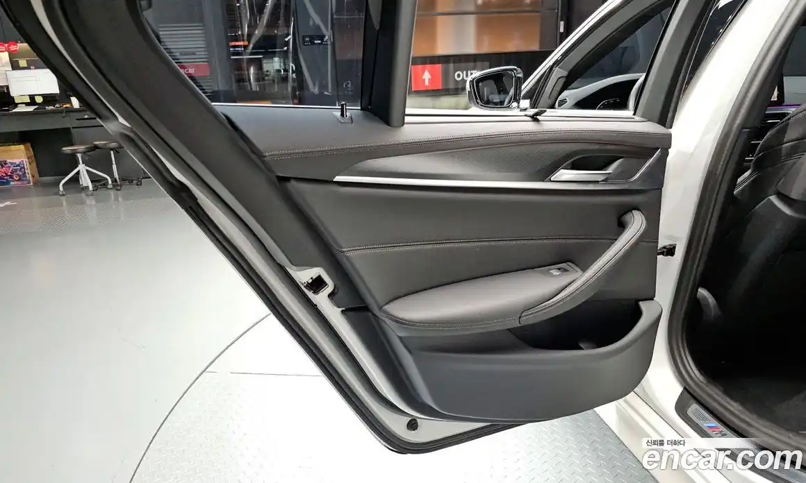 BMW 5 серия 2023 2.0 автомат (гидро), фото 15