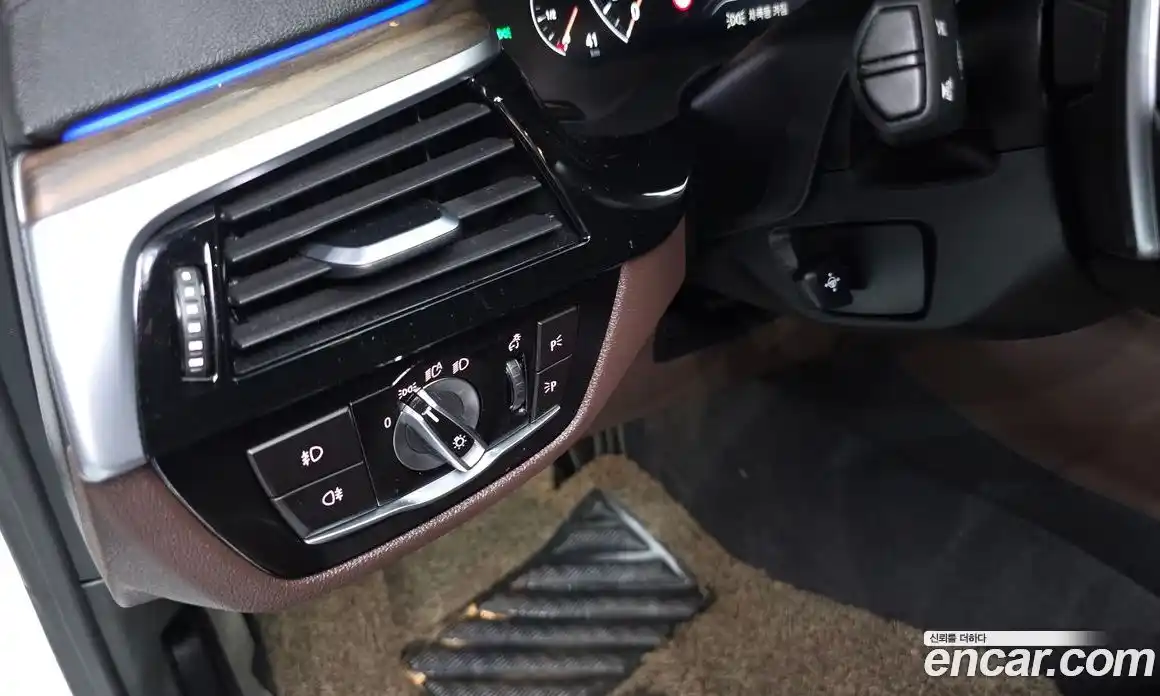 BMW 5 серия 2019 2.0 автомат (гидро), фото 28