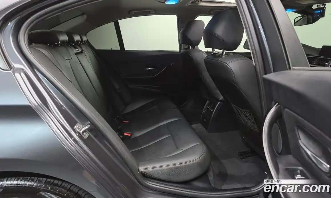 BMW 3 серия 2018 2.0 автомат (гидро), фото 11