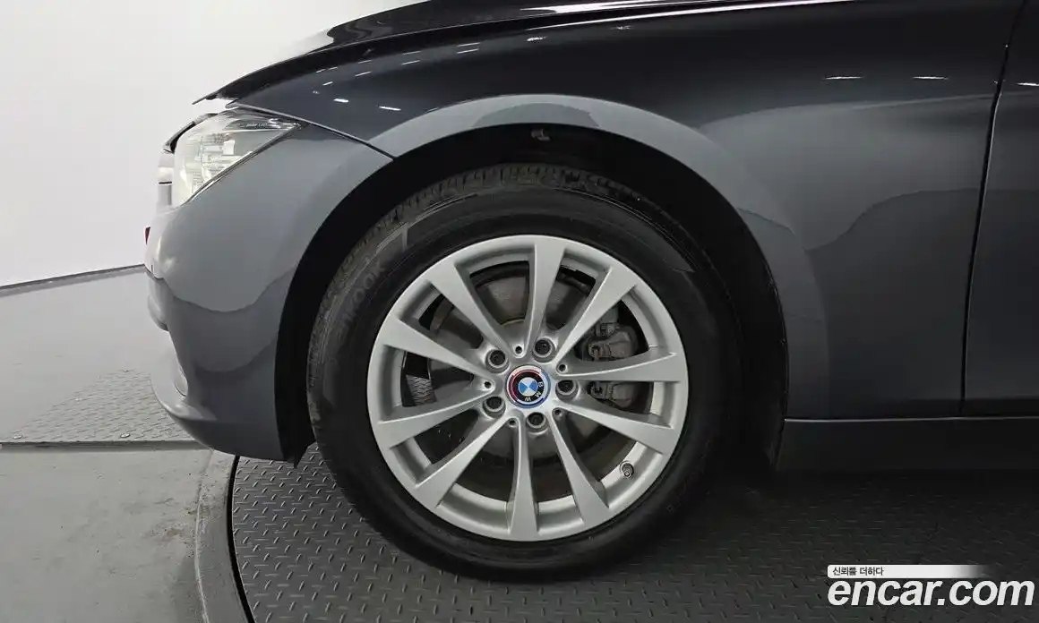 BMW 3 серия 2018 2.0 автомат (гидро), фото 5