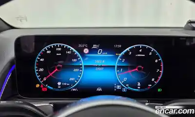 Mercedes-Benz GLB-Class 2023 2.0 гидро, миниатюра 11