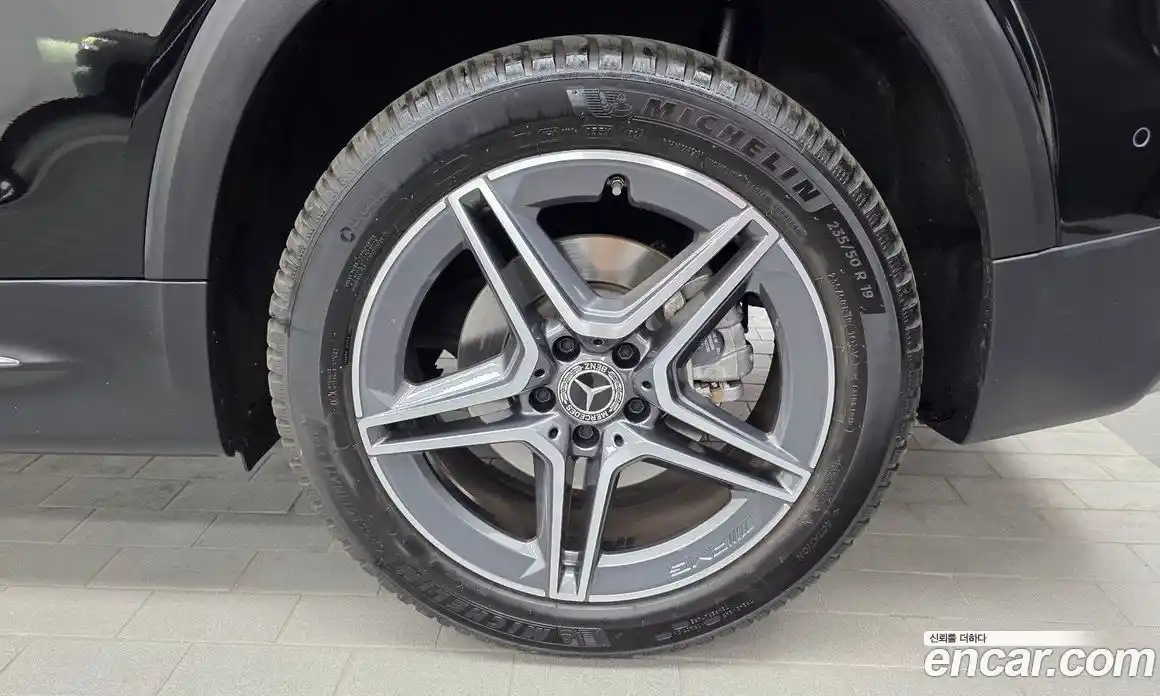 Mercedes-Benz GLB-Class 2023 2.0 гидро, фото 7