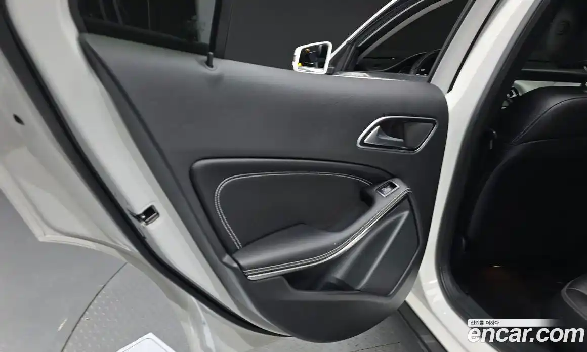 Mercedes-Benz GLA-Class 2018 2.0 гидро, фото 14