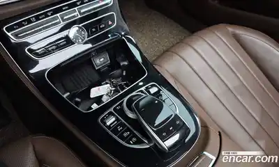 Mercedes-Benz E-Class 2019 2.0 автомат (гидро), миниатюра 12