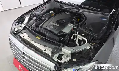 Mercedes-Benz E-Class 2019 2.0 автомат (гидро), миниатюра 6