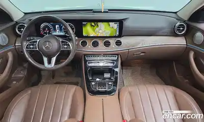 Mercedes-Benz E-Class 2019 2.0 автомат (гидро), миниатюра 10