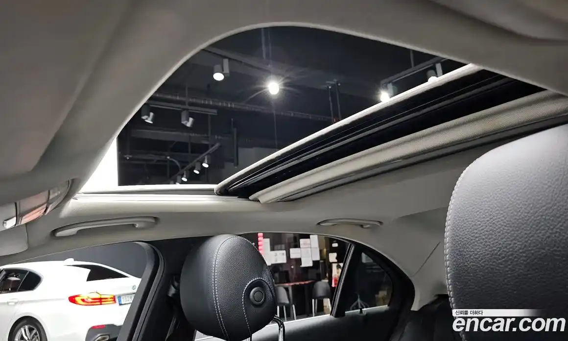 Mercedes-Benz C-Class 2018 2.1 гидро, фото 25 Mercedes-Benz C-Class 2018 2.1 гидро, фото 25