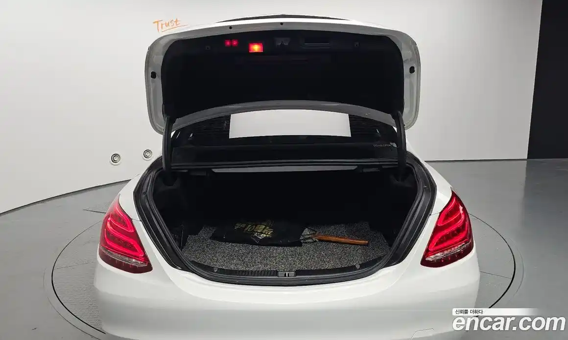 Mercedes-Benz C-Class 2018 2.1 гидро, фото 26 Mercedes-Benz C-Class 2018 2.1 гидро, фото 26