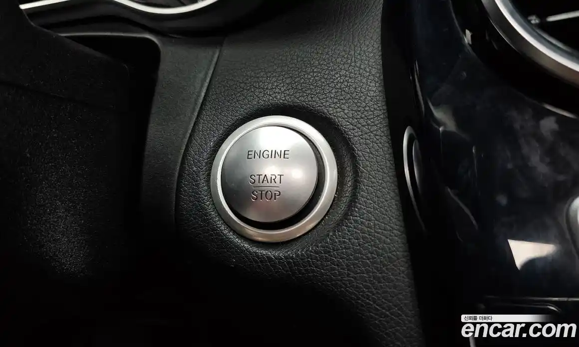 Mercedes-Benz C-Class 2018 2.1 гидро, фото 28 Mercedes-Benz C-Class 2018 2.1 гидро, фото 28