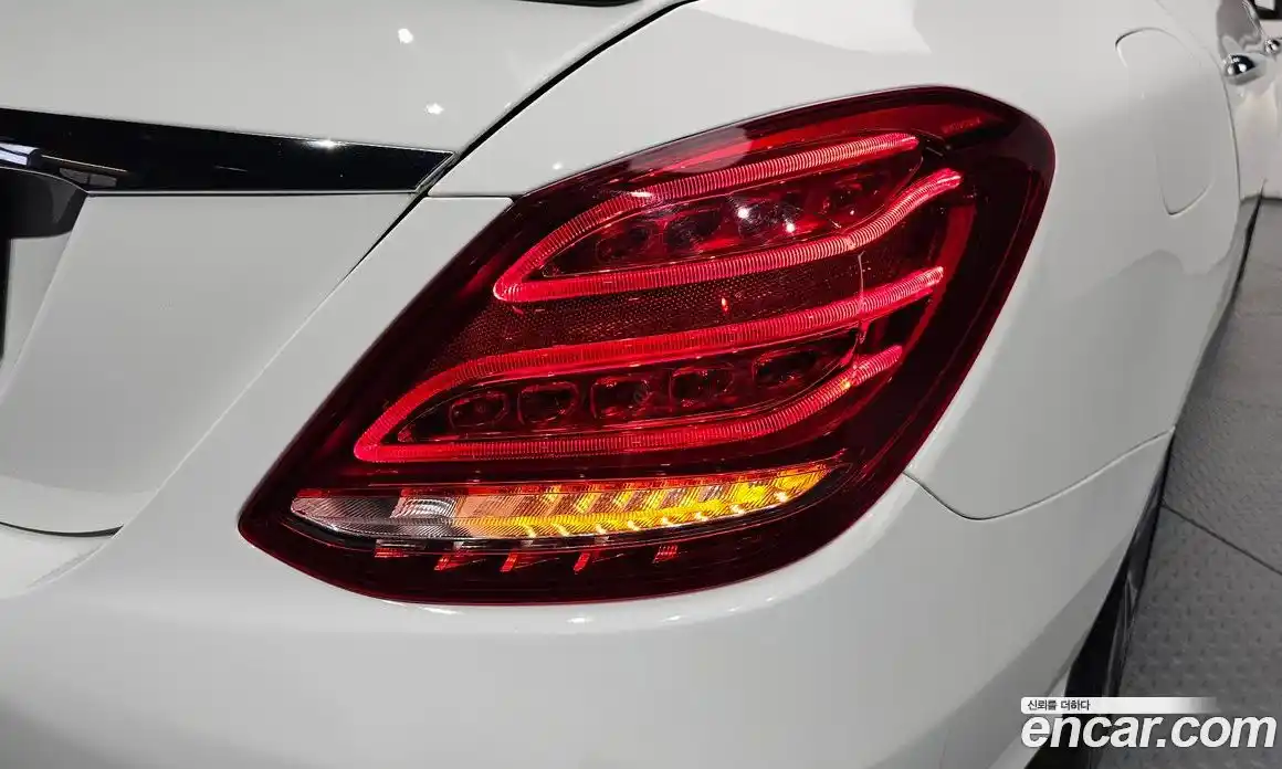 Mercedes-Benz C-Class 2018 2.1 гидро, фото 9 Mercedes-Benz C-Class 2018 2.1 гидро, фото 9