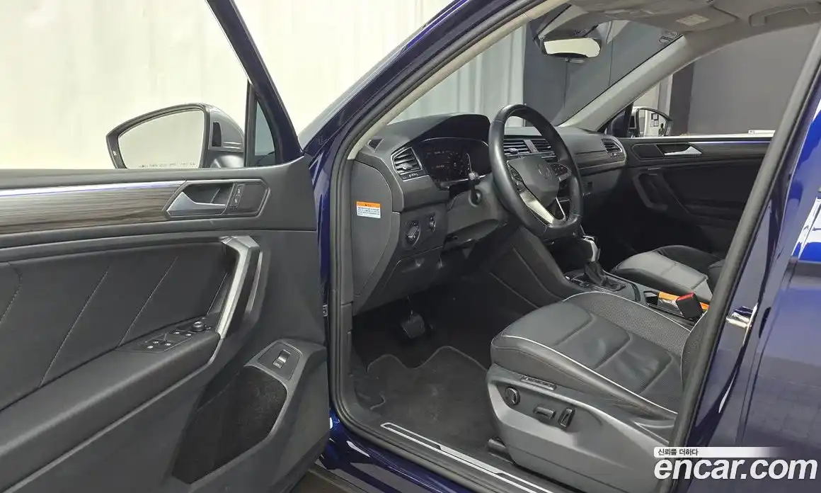 Volkswagen Tiguan 2023 2.0 автомат (гидро), фото 13