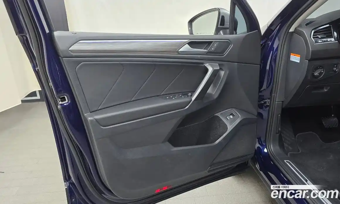 Volkswagen Tiguan 2023 2.0 автомат (гидро), фото 14