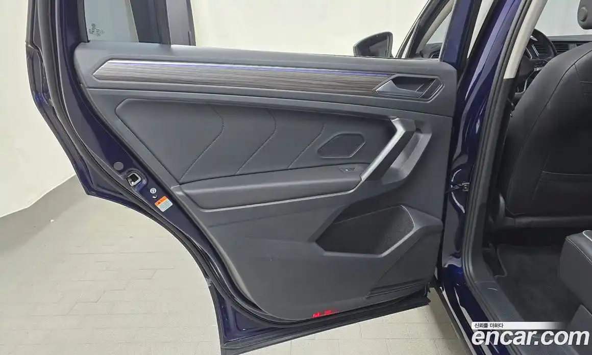 Volkswagen Tiguan 2023 2.0 автомат (гидро), фото 15