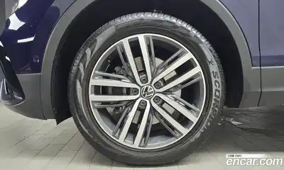 Volkswagen Tiguan 2023 2.0 автомат (гидро), миниатюра 5