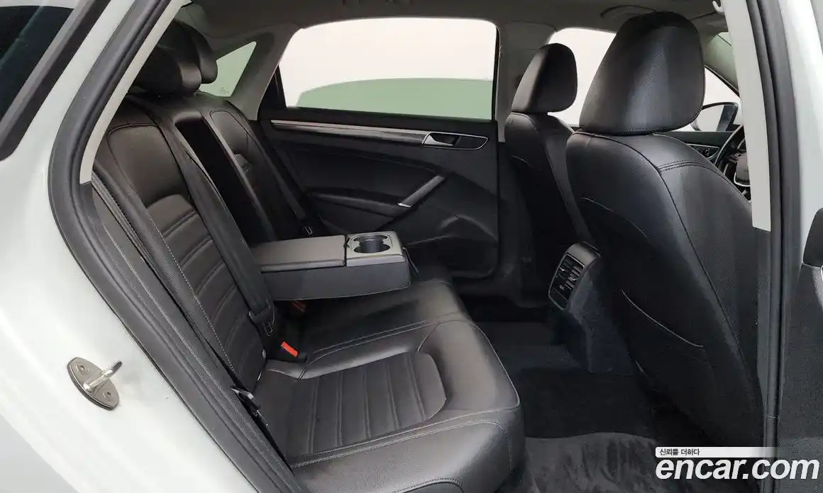Volkswagen Passat 2016 1.8 автомат (гидро), фото 11