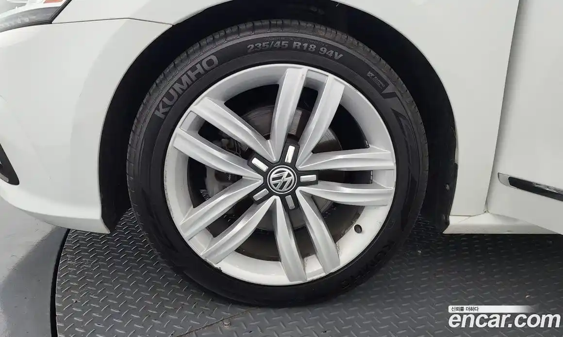 Volkswagen Passat 2016 1.8 автомат (гидро), фото 5