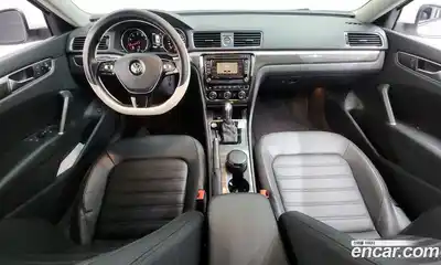 Volkswagen Passat 2016 1.8 автомат (гидро), миниатюра 7