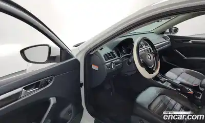 Volkswagen Passat 2016 1.8 автомат (гидро), миниатюра 10