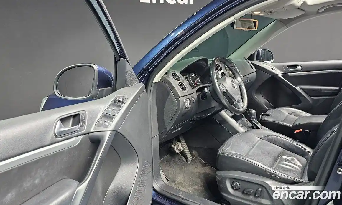 Volkswagen Tiguan 2013 2.0 автомат (гидро), фото 12