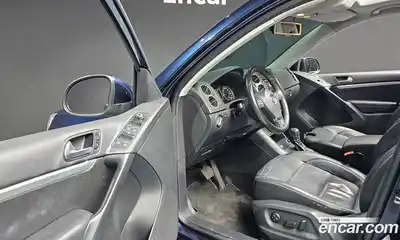 Volkswagen Tiguan 2013 2.0 автомат (гидро), миниатюра 12