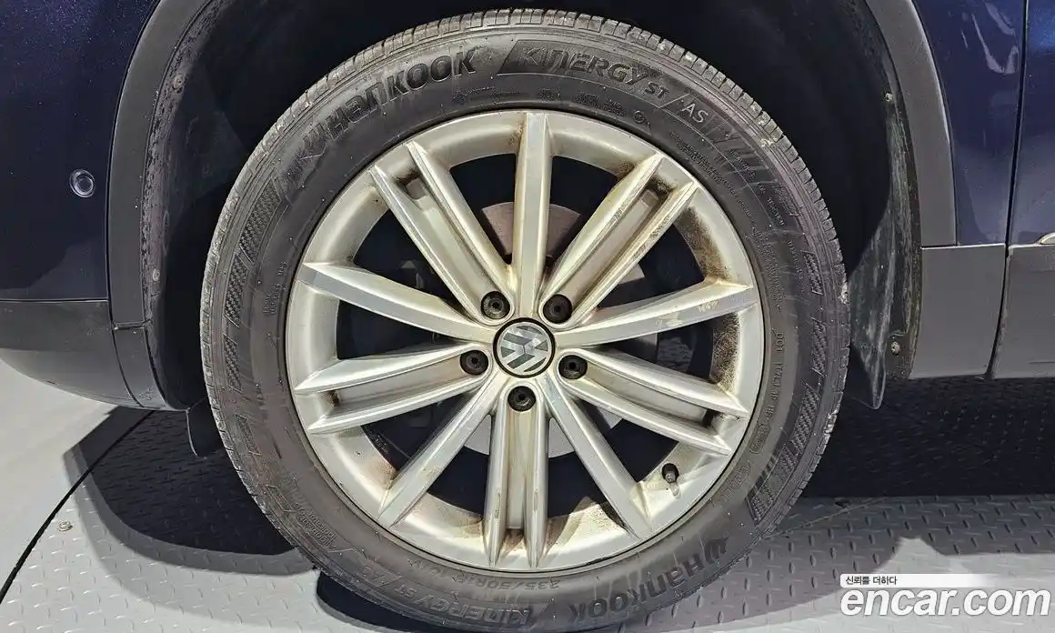 Volkswagen Tiguan 2013 2.0 автомат (гидро), фото 5