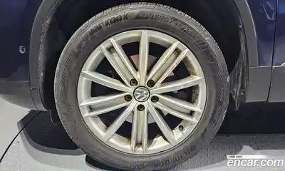 Volkswagen Tiguan 2013 2.0 автомат (гидро), миниатюра 5