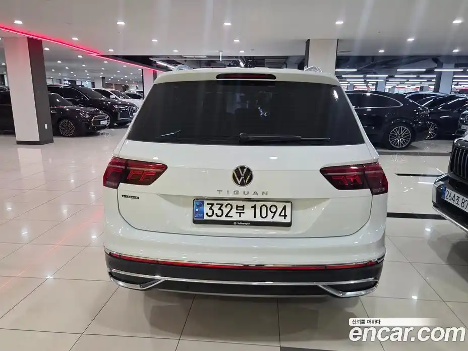 Volkswagen Tiguan 2023 2.0 автомат (гидро), фото 4