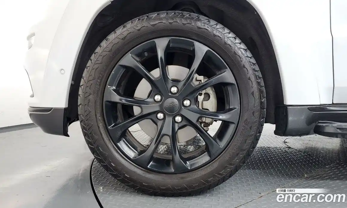 Jeep Cherokee 2021 3.6 автомат (гидро), фото 5