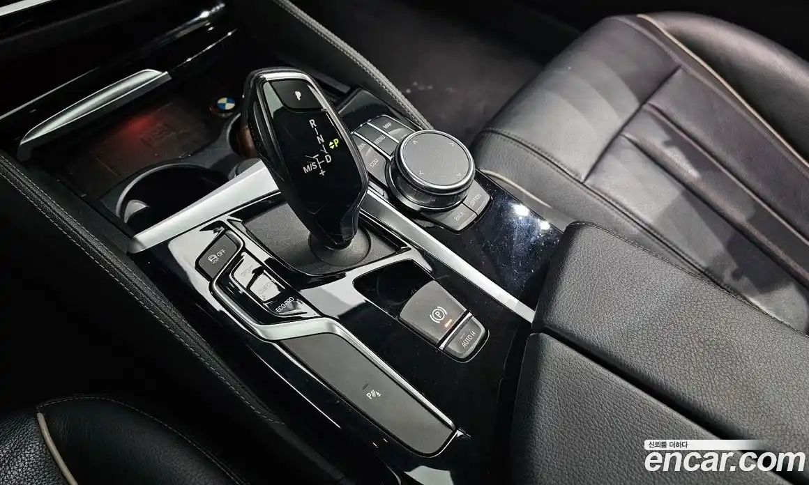 BMW 5 серия 2018 2.0 автомат (гидро), фото 9