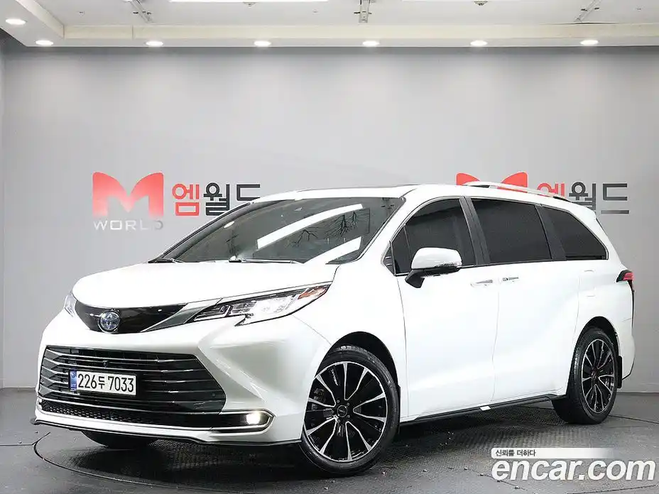 Toyota Sienna 2023 2.5 автомат (гидро), фото 1 Toyota Sienna 2023 2.5 автомат (гидро), фото 1