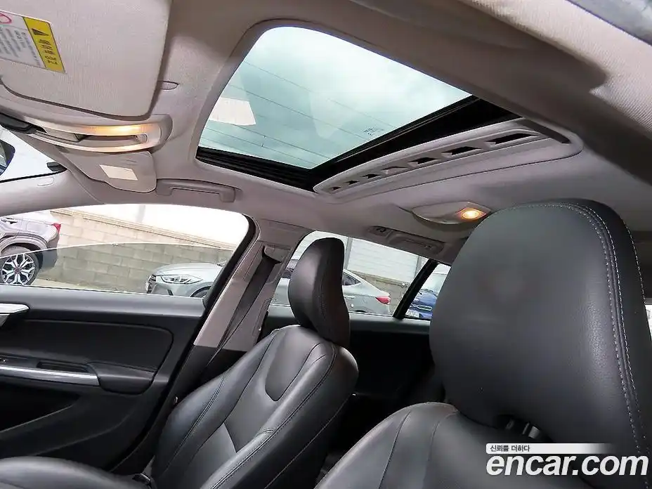 Volvo V60 2016 2.0 автомат (гидро), фото 16