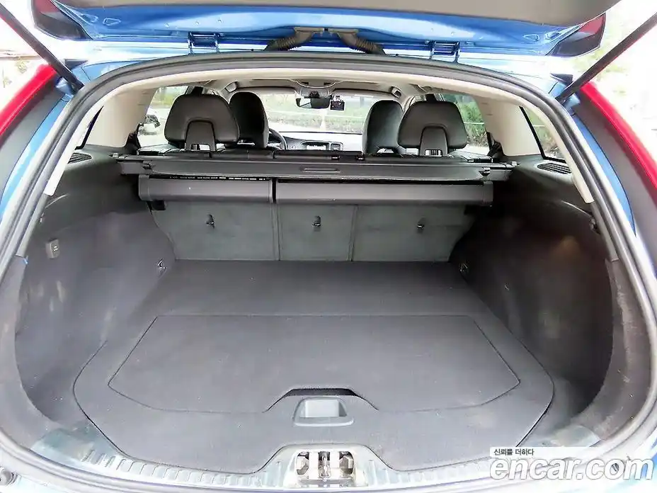 Volvo V60 2016 2.0 автомат (гидро), фото 17