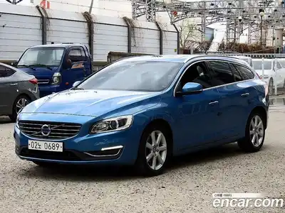 Volvo V60 2016 2.0 автомат (гидро), миниатюра 2