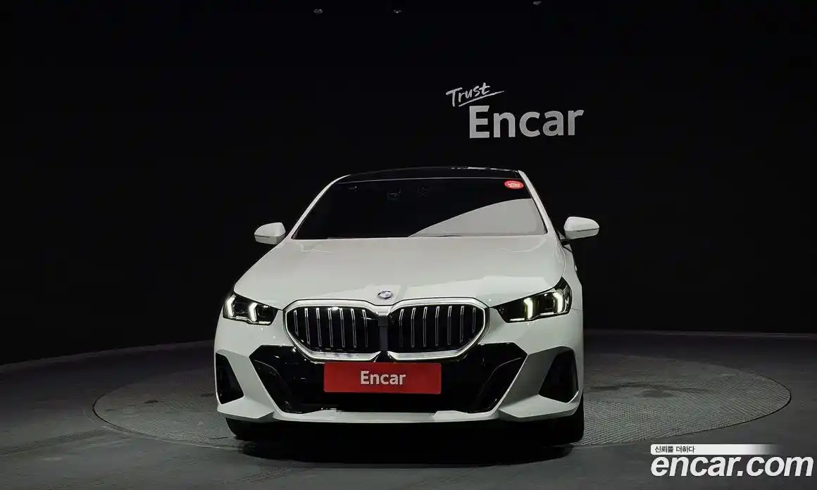 BMW 5 серия 2025 2.0 автомат (гидро), фото 3