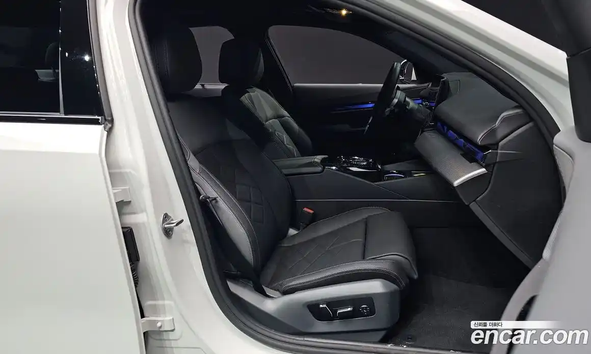 BMW 5 серия 2025 2.0 автомат (гидро), фото 10
