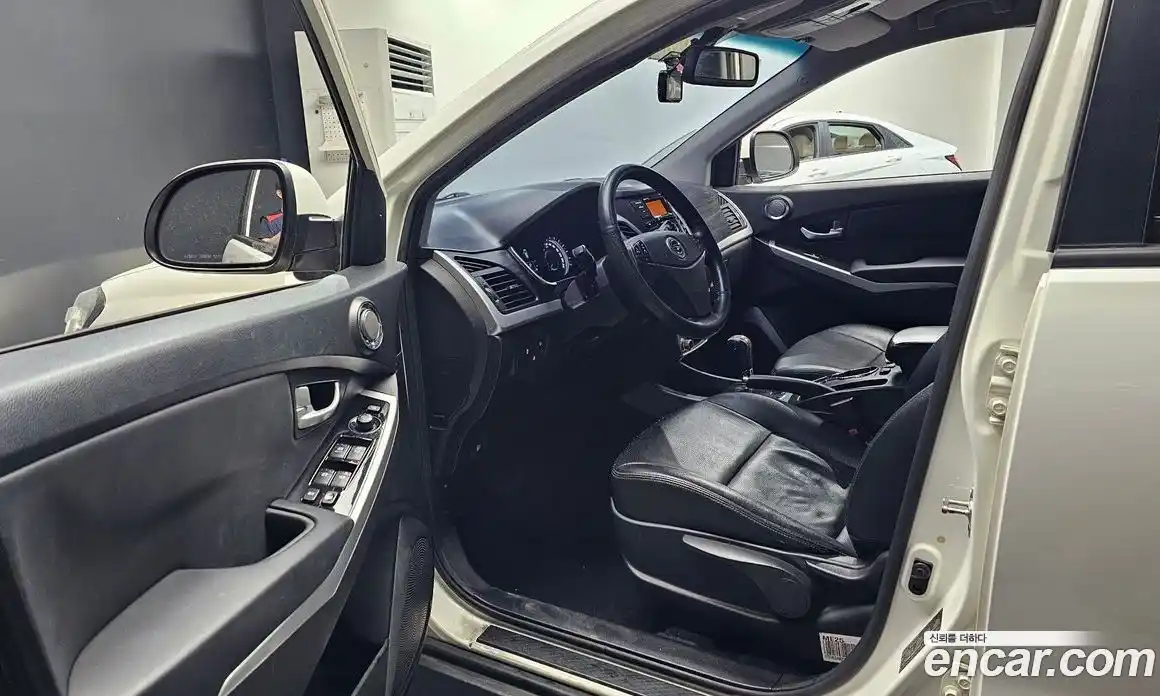 SsangYong Korando 2015 2.2 автомат (гидро), фото 12