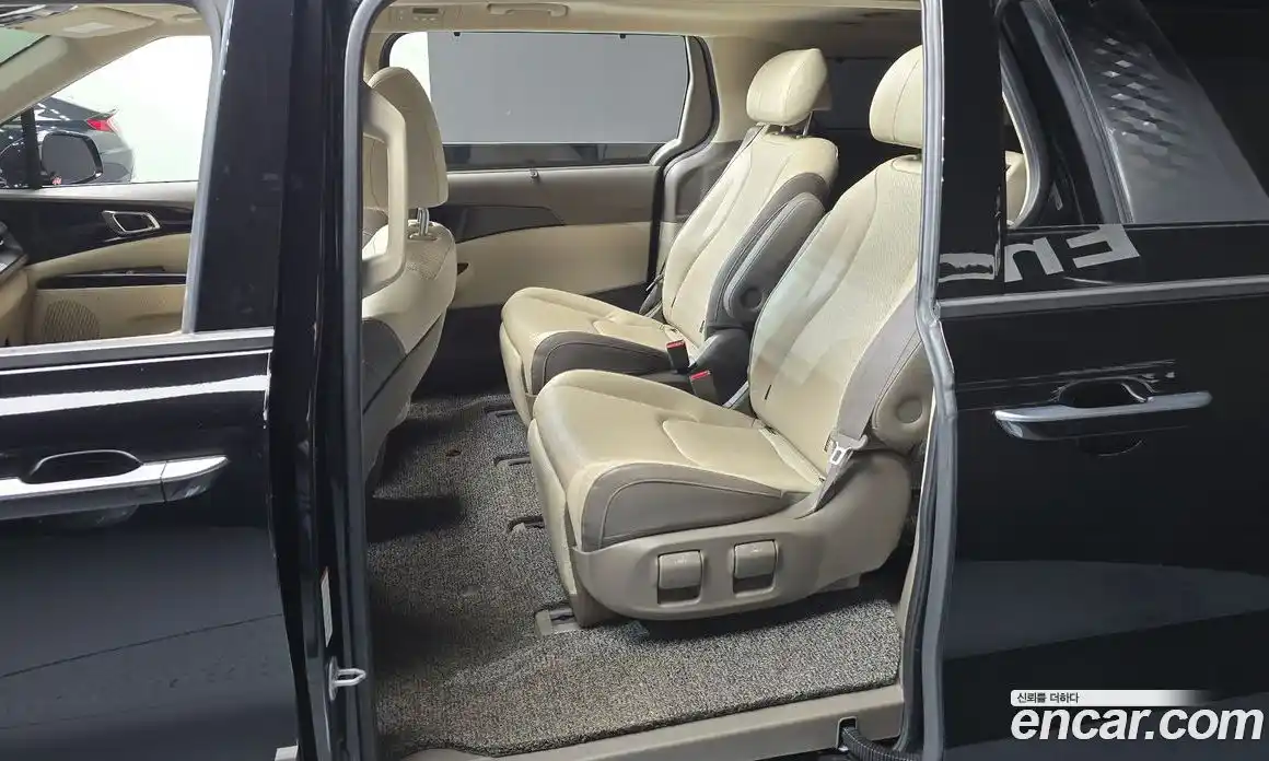 Kia Carnival 2021 2.2 автомат (гидро), фото 16