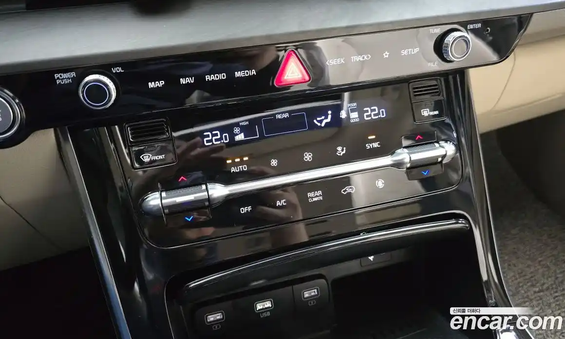 Kia Carnival 2021 2.2 автомат (гидро), фото 24
