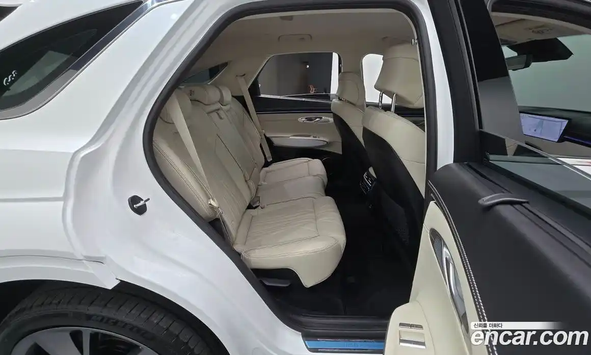 Genesis GV70 2024 2.5 автомат (гидро), фото 12