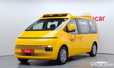 Hyundai Staria, 2025, 3 998 км