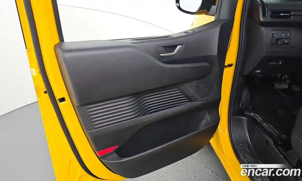 Hyundai Staria 2025 3.5 автомат (гидро), фото 15
