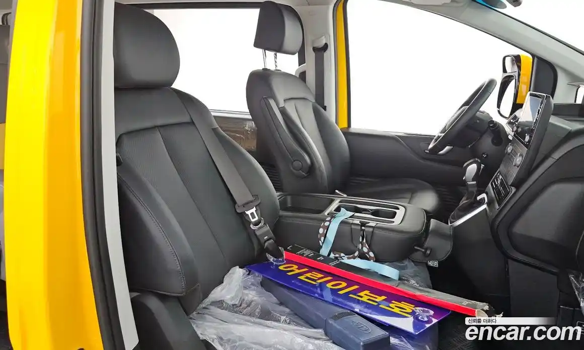 Hyundai Staria 2025 3.5 автомат (гидро), фото 16