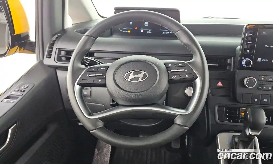 Hyundai Staria 2025 3.5 автомат (гидро), фото 17