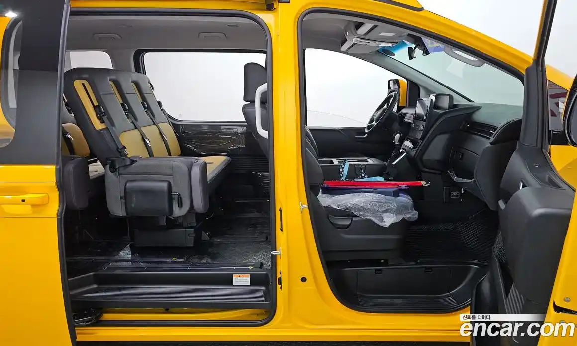 Hyundai Staria 2025 3.5 автомат (гидро), фото 25
