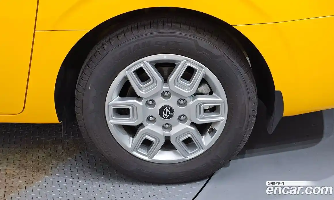 Hyundai Staria 2025 3.5 автомат (гидро), фото 7