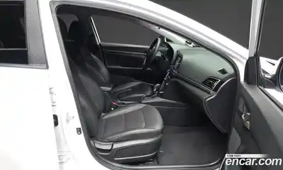 Hyundai Avante 2017 1.6 автомат (гидро), миниатюра 11