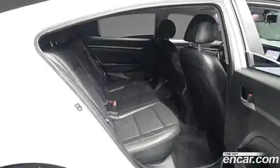 Hyundai Avante 2017 1.6 автомат (гидро), миниатюра 12